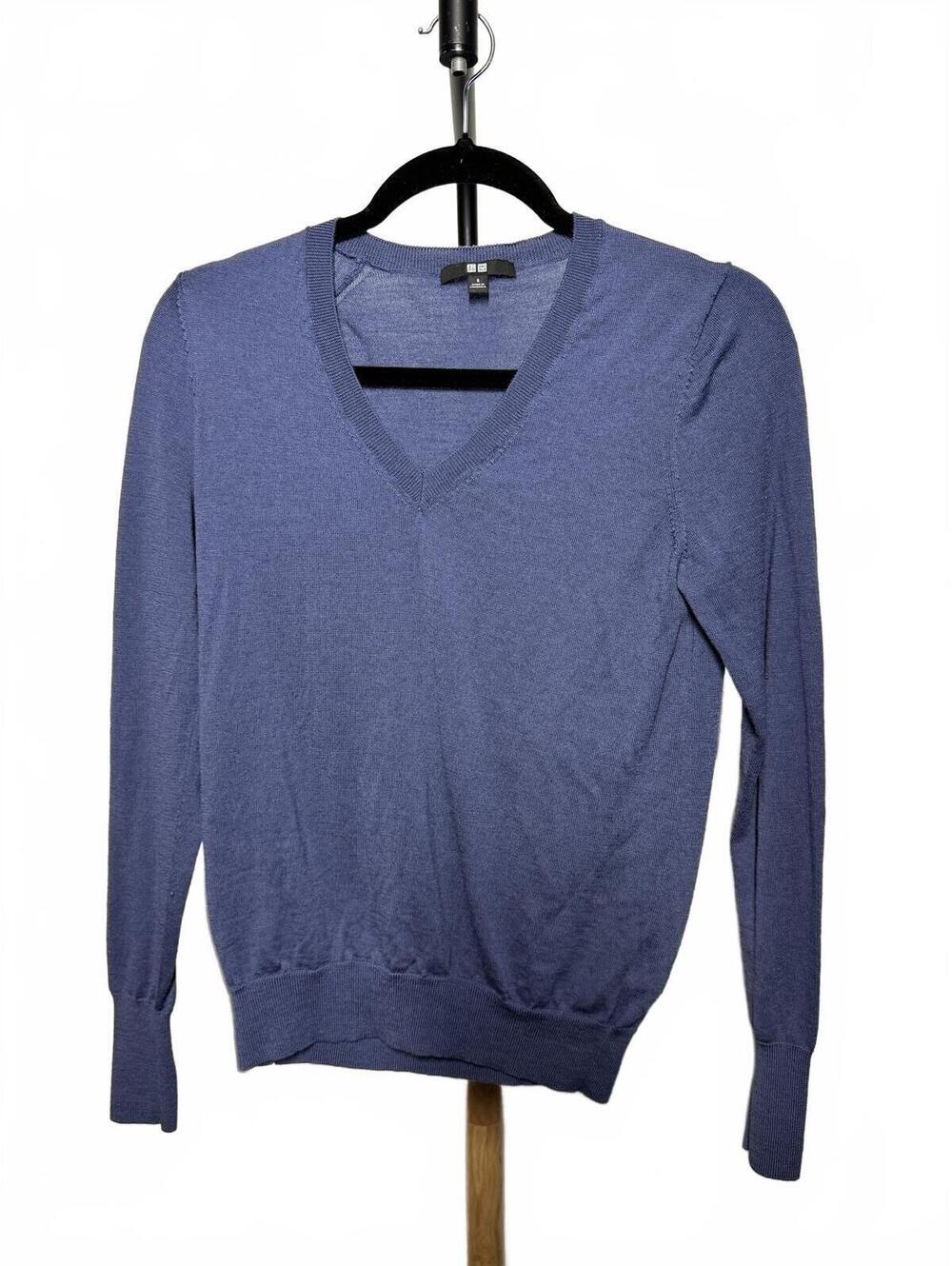 Uniqlo Women's Lightweight V-Neck Knit Sweater, Blue, Size S